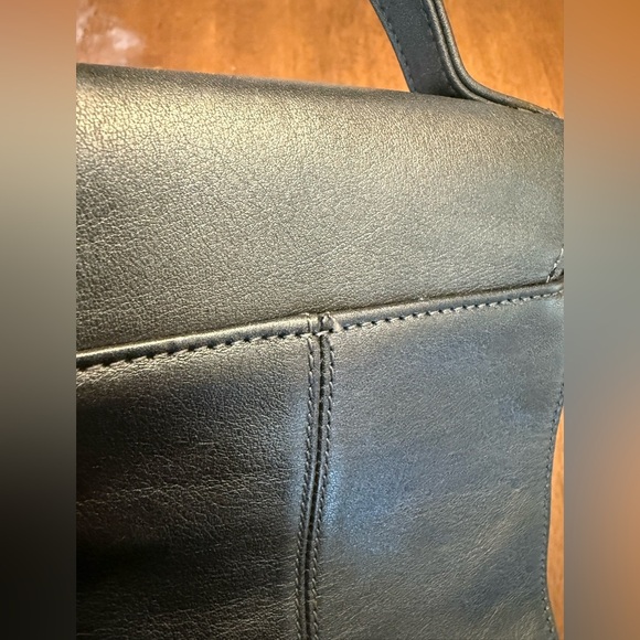 Fossil vintage Elegant Black Leather Crossbody Bag- some imperfections see pics - Picture 12 of 15